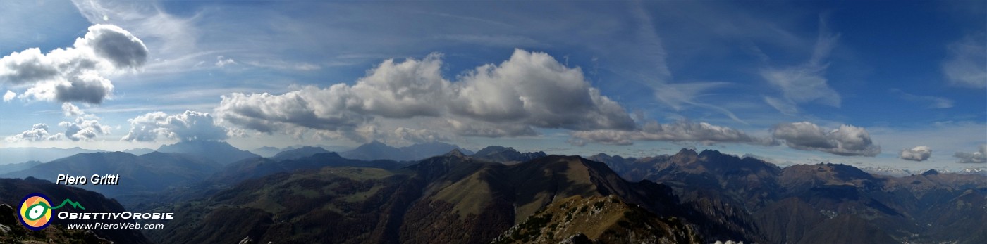 63 Panoramica dal Venturosa verso Val Taleggio ed oltre.jpg
